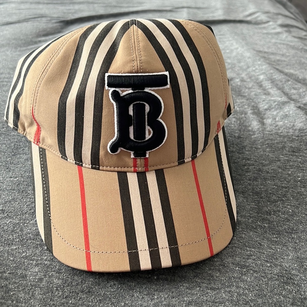 Size Small Burberry hat